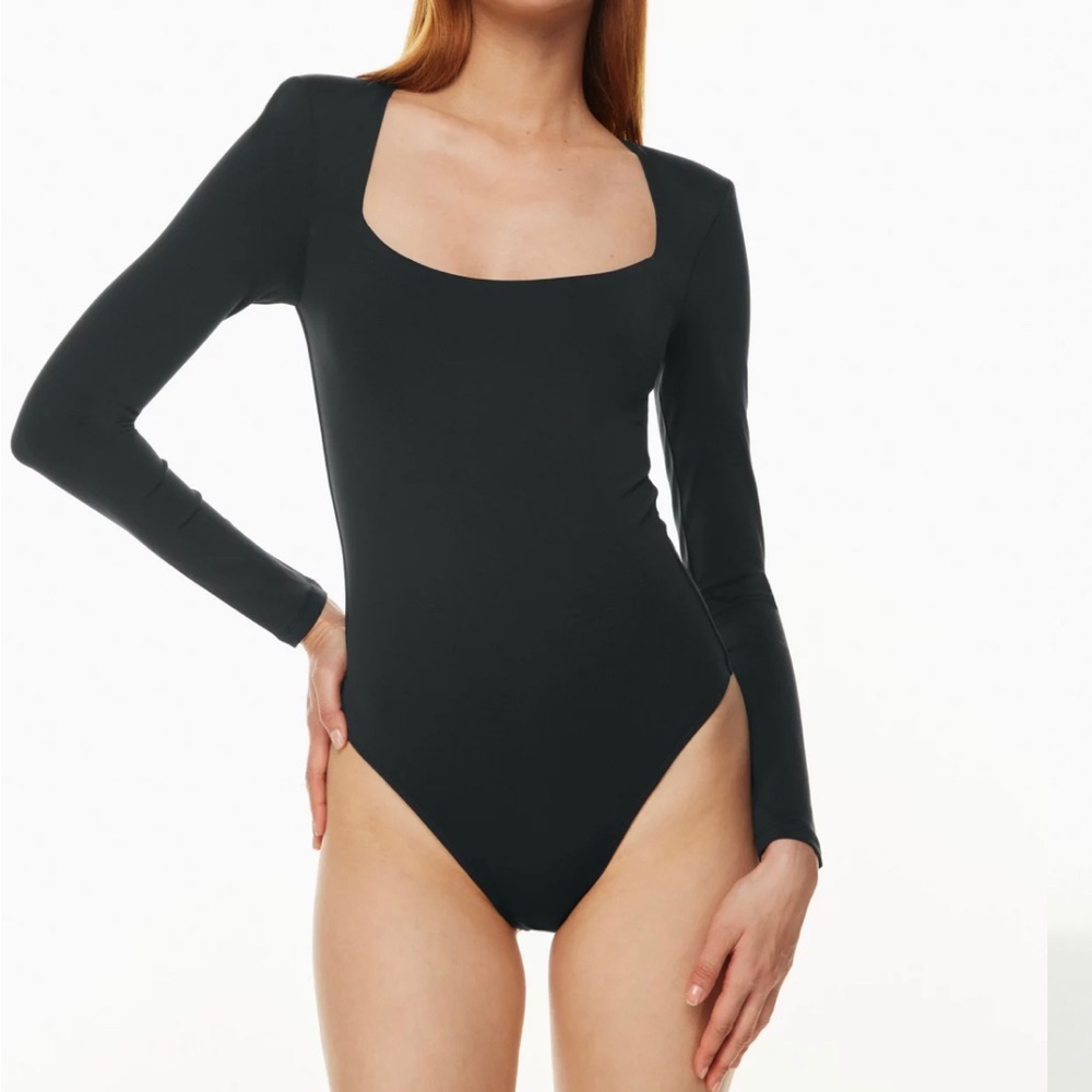 Aritzia Babaton Square Neck Body Suit | L | BLK